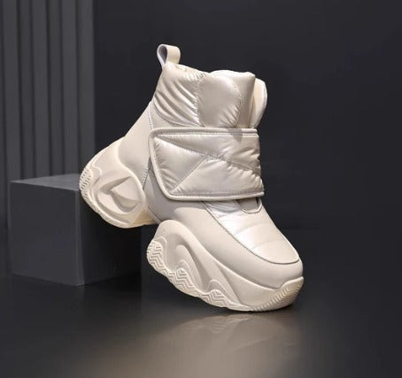 Gray helmet for bikers